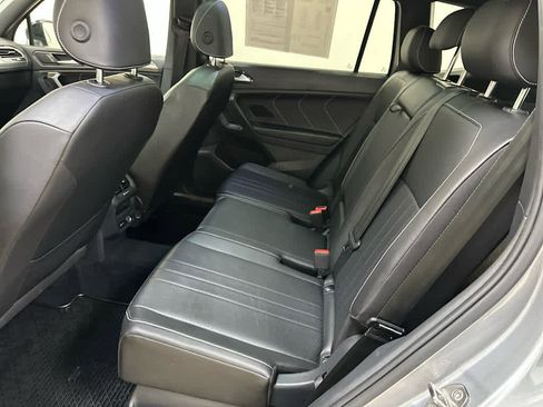 Used 2022 Volkswagen Tiguan SE R-Line image 20