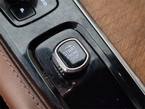 Used 2023 Volvo XC90 B6 Plus w/ Protection Package Premier image 20