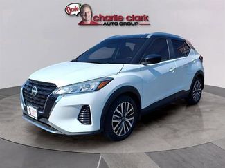 Certified 2023 Nissan Kicks SV image 1