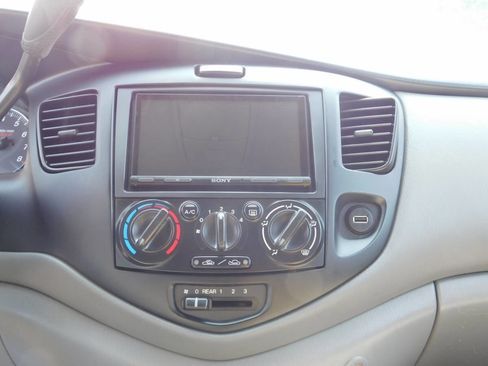 Used 2006 MAZDA MPV LX w/ LX Plus Pkg image 12