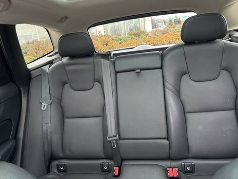 Certified 2023 Volvo XC60 B5 Plus w/ Climate Package image 24