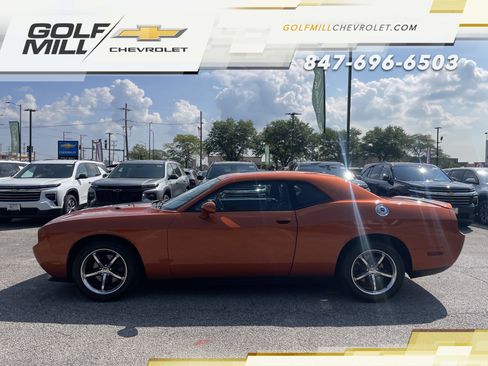 Used 2011 Dodge Challenger RWD image 8