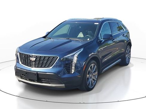 Used 2019 Cadillac XT4 Premium Luxury w/ Driver Awareness Package AWD/4WD image 2