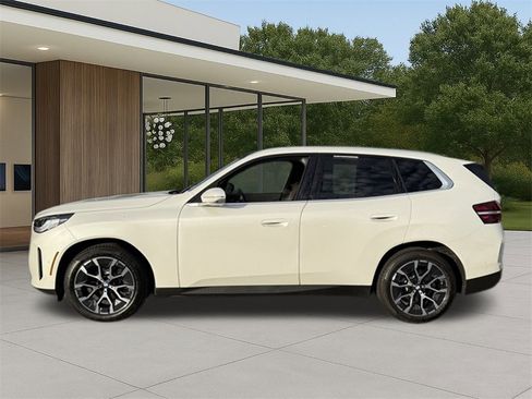 Used 2025 BMW X3 xDrive30i w/ Premium Package image 13