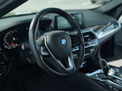Used 2020 BMW 530i w/ Convenience Package RWD image 27