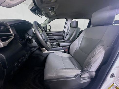 Used 2022 Toyota Tundra SR5 w/ SR5 Convenience Package AWD/4WD image 13