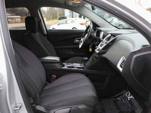 Used 2017 Chevrolet Equinox LT w/ Convenience Package image 26