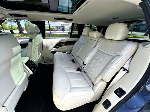 New 2026 Land Rover Range Rover Long Wheelbase SE AWD/4WD image 12