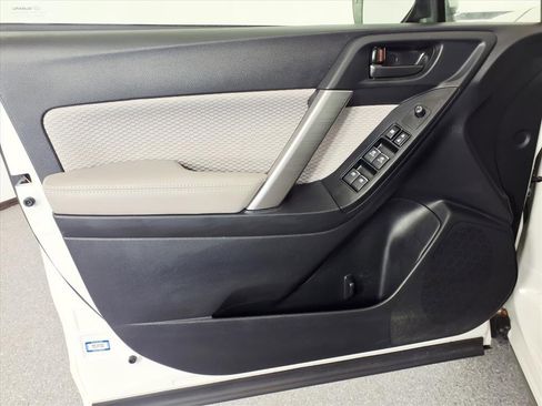 Used 2018 Subaru Forester 2.5i Premium image 12