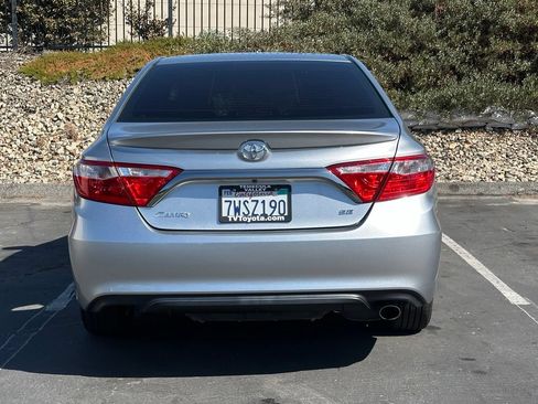 Used 2017 Toyota Camry SE FWD image 5