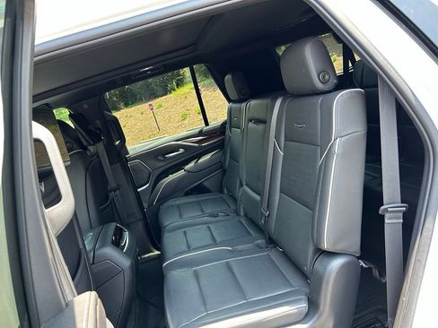 Used 2021 Cadillac Escalade Premium Luxury AWD/4WD image 44