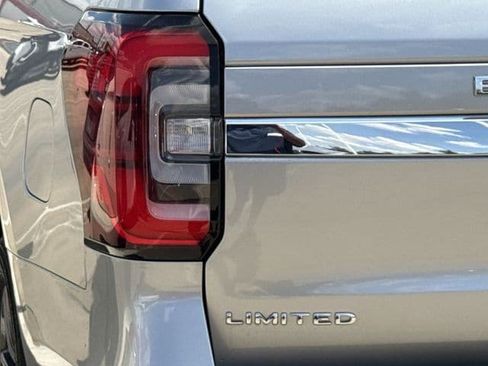Used 2024 Ford Expedition Limited RWD image 6