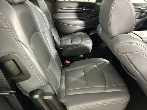 Used 2024 Buick Enclave Premium image 24