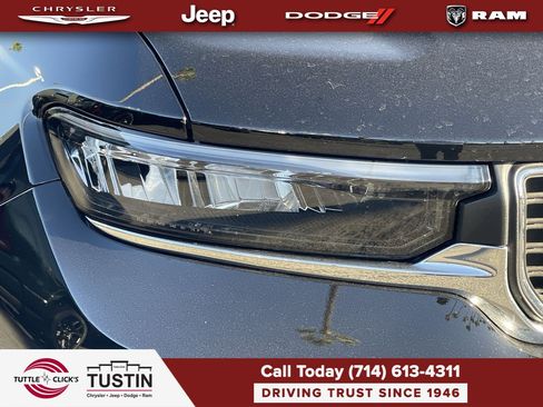 Used 2025 Jeep Grand Cherokee L Laredo w/ Luxury Tech Group I RWD image 7
