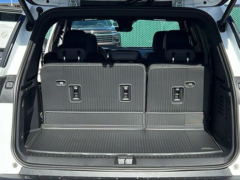 New 2026 Chevrolet Traverse LT image 11