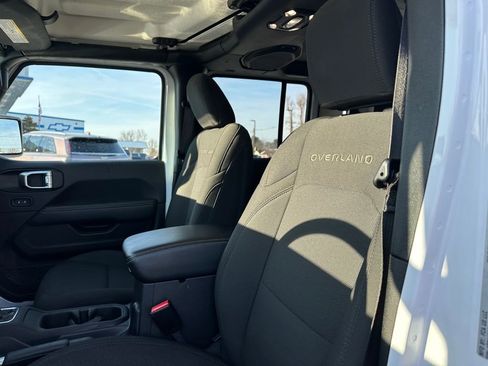 Used 2023 Jeep Gladiator Overland image 20