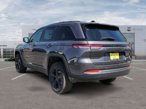 New 2026 Jeep Grand Cherokee Limited w/ Limited Altitude Package RWD image 3