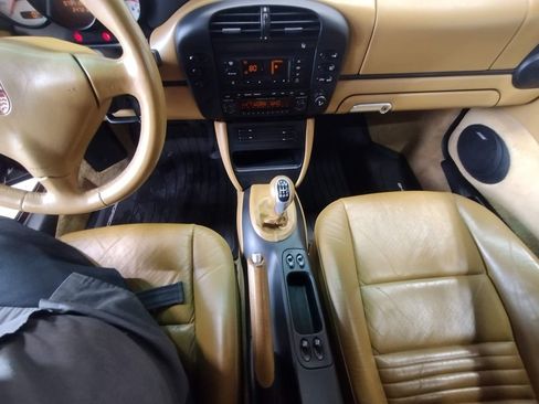 Used 2004 Porsche Boxster RWD image 30