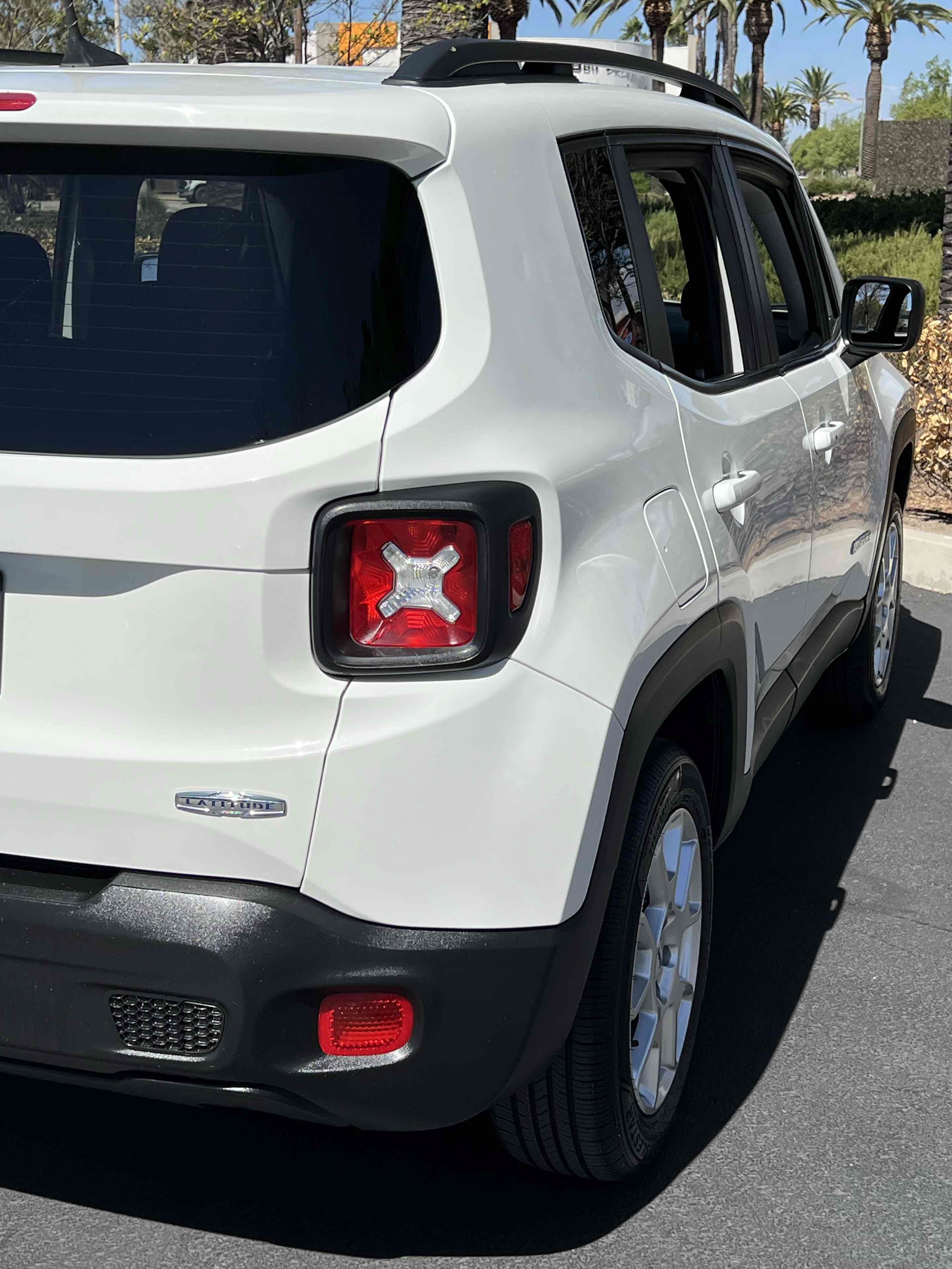 Used 2022 Jeep Renegade Latitude AWD/4WD image 50