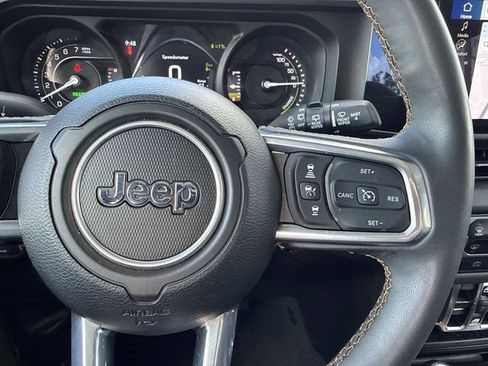 Used 2024 Jeep Wrangler Unlimited Sahara w/ Technology Group AWD/4WD image 16