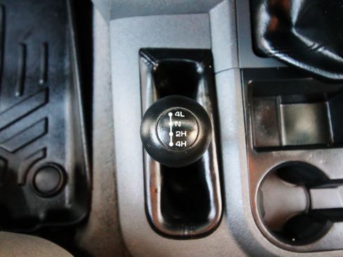 Used 2006 Dodge Ram 3500 Truck SLT image 35