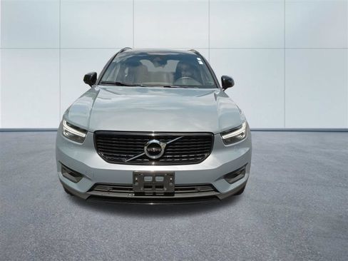 Used 2022 Volvo XC40 T5 R-Design w/ Climate Package AWD/4WD image 5