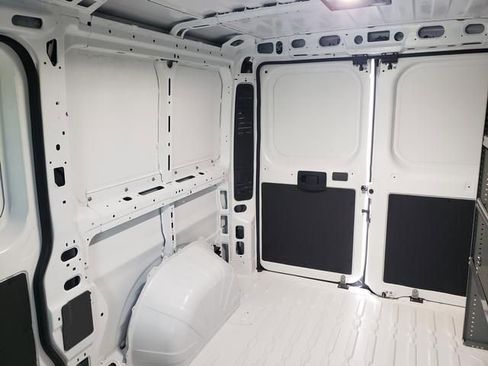 Used 2025 RAM ProMaster 2500 w/ Convenience Group image 15