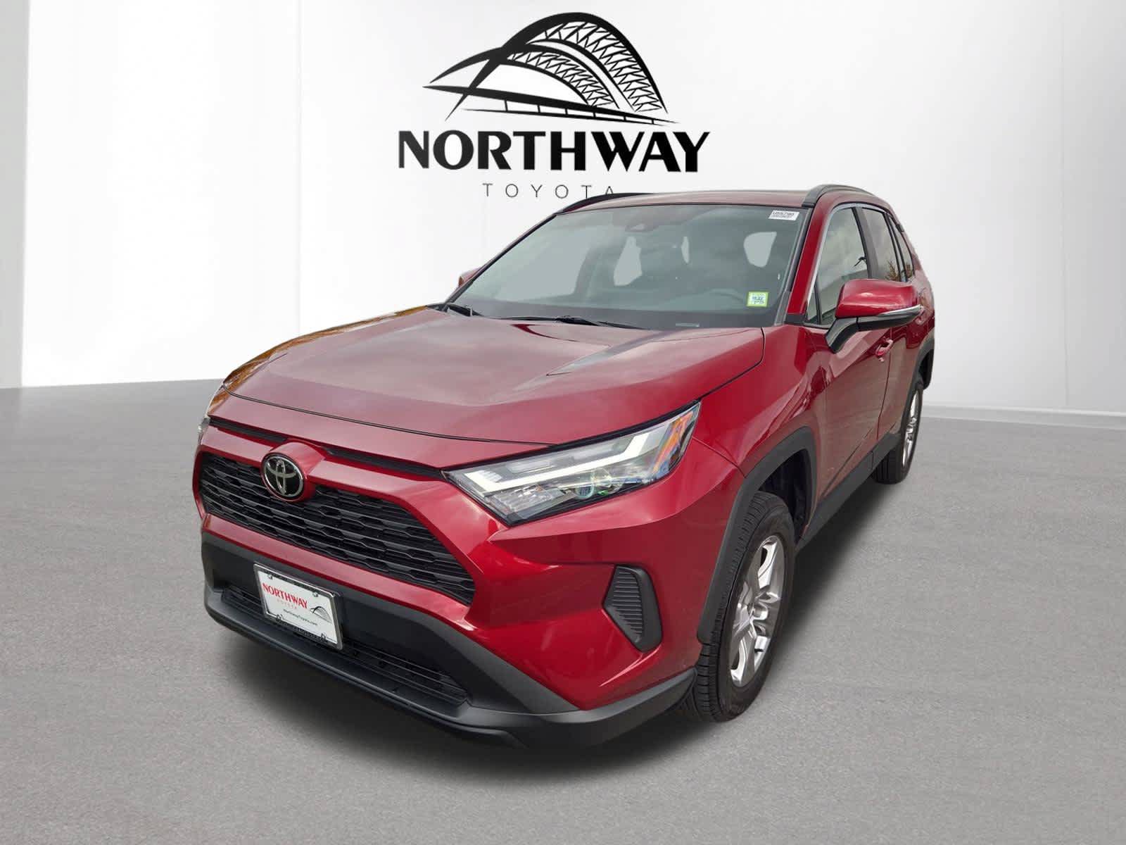 Used 2023 Toyota RAV4 XLE w/ Convenience Package AWD/4WD image 7