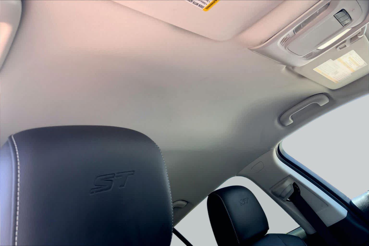Used 2025 Buick Envision Sport Touring AWD/4WD image 13
