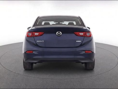 Used 2017 MAZDA MAZDA3 Sport w/ Preferred Equipment Package FWD image 8