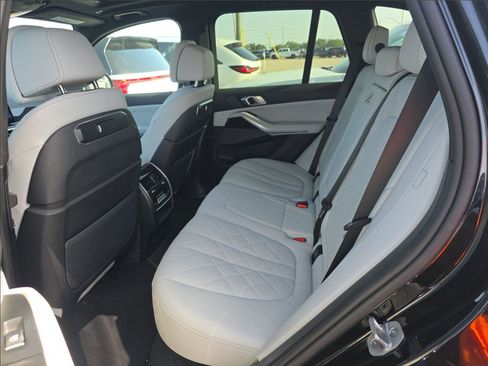 Used 2026 BMW X5 sDrive40i w/ M Sport Package RWD image 5