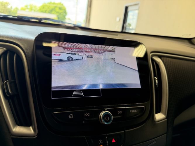 Used 2023 Chevrolet Malibu LT FWD image 17