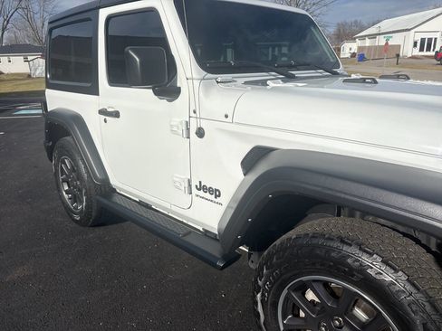 Used 2023 Jeep Wrangler Sport image 5