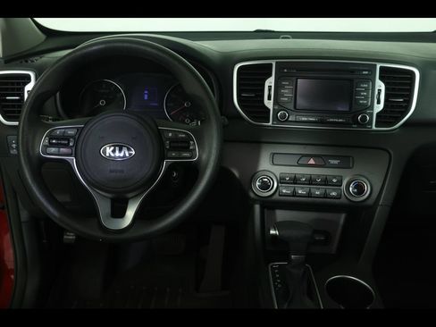 Used 2019 Kia Sportage LX AWD/4WD image 12