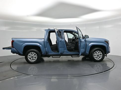 Used 2026 Toyota Tacoma SR5 AWD/4WD image 5