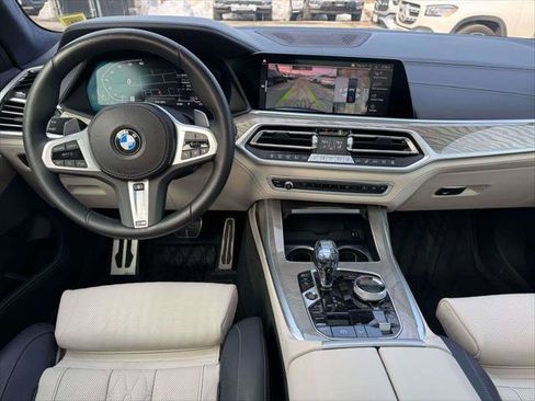 Used 2022 BMW X7 xDrive40i w/ M Sport Package image 17