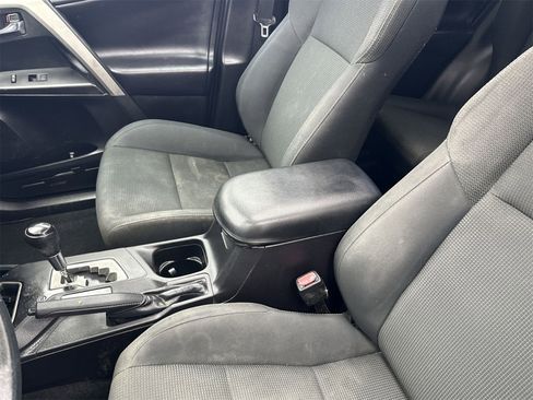 Used 2018 Toyota RAV4 XLE image 24