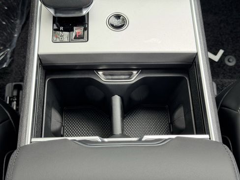 New 2025 Land Rover Range Rover SE image 21