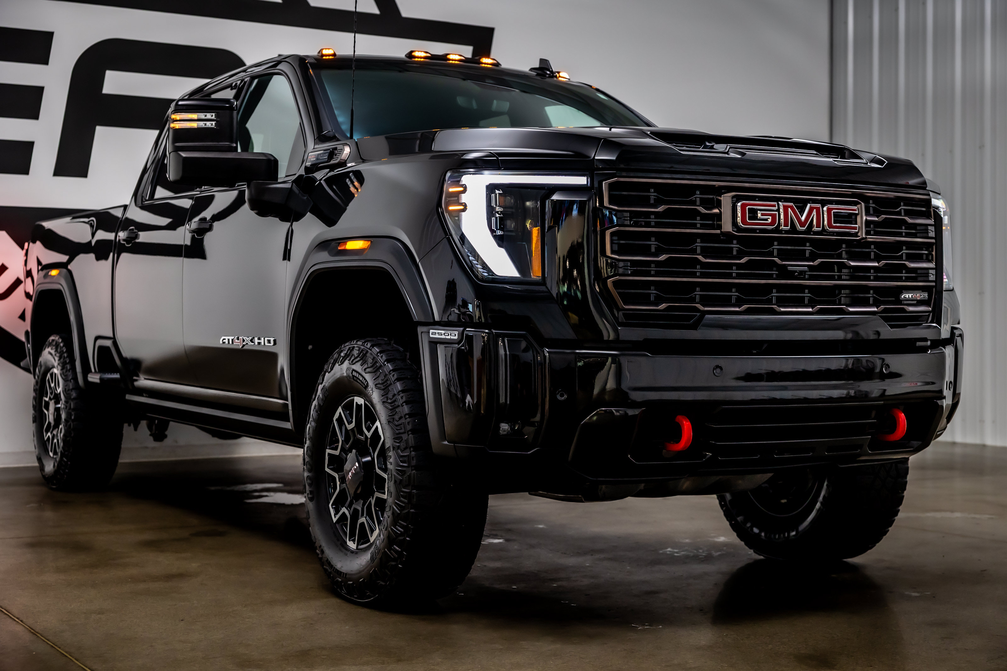 Used 2025 GMC Sierra 2500 AT4X AWD/4WD image 32