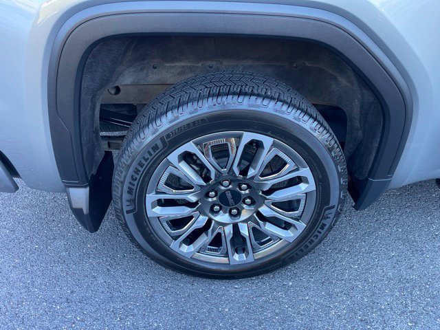 Used 2023 GMC Sierra 1500 Denali Ultimate AWD/4WD image 7