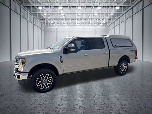 Used 2018 Ford F250 Lariat w/ Lariat Ultimate Package AWD/4WD image 4