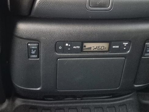 Used 2024 Nissan Armada Platinum w/ Captain's Chairs Package RWD image 17