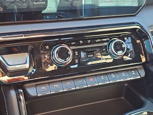 Used 2022 GMC Sierra 1500 AT4X image 24