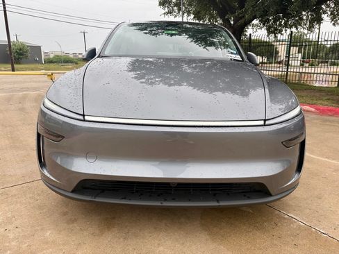 Used 2026 Tesla Model Y 2WD image 8