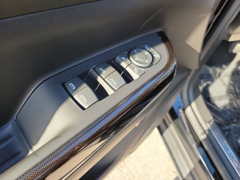 Used 2023 GMC Acadia AT4 w/ Technology Package image 21