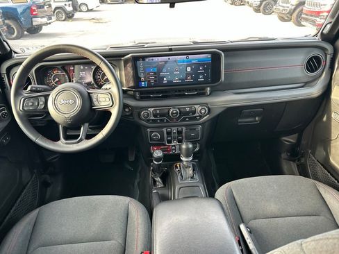 Used 2024 Jeep Wrangler Unlimited Rubicon AWD/4WD image 32