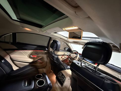 Used 2017 Mercedes-Benz S 550 Sedan w/ Sport Package w/ Sport Package image 65