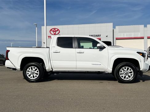 Certified 2025 Toyota Tacoma SR5 image 3