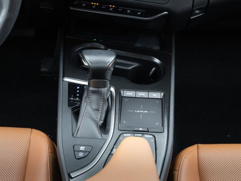 Used 2020 Lexus UX 250h w/ Premium Package image 15