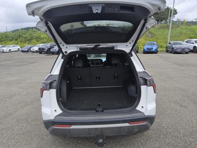 Used 2025 Chevrolet Equinox LT w/ Convenience Package II AWD/4WD image 6